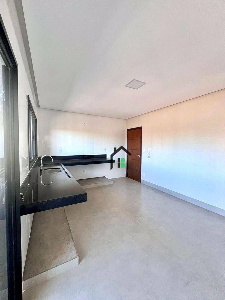 Apartamento à venda com 3 quartos, 140m² - Foto 4