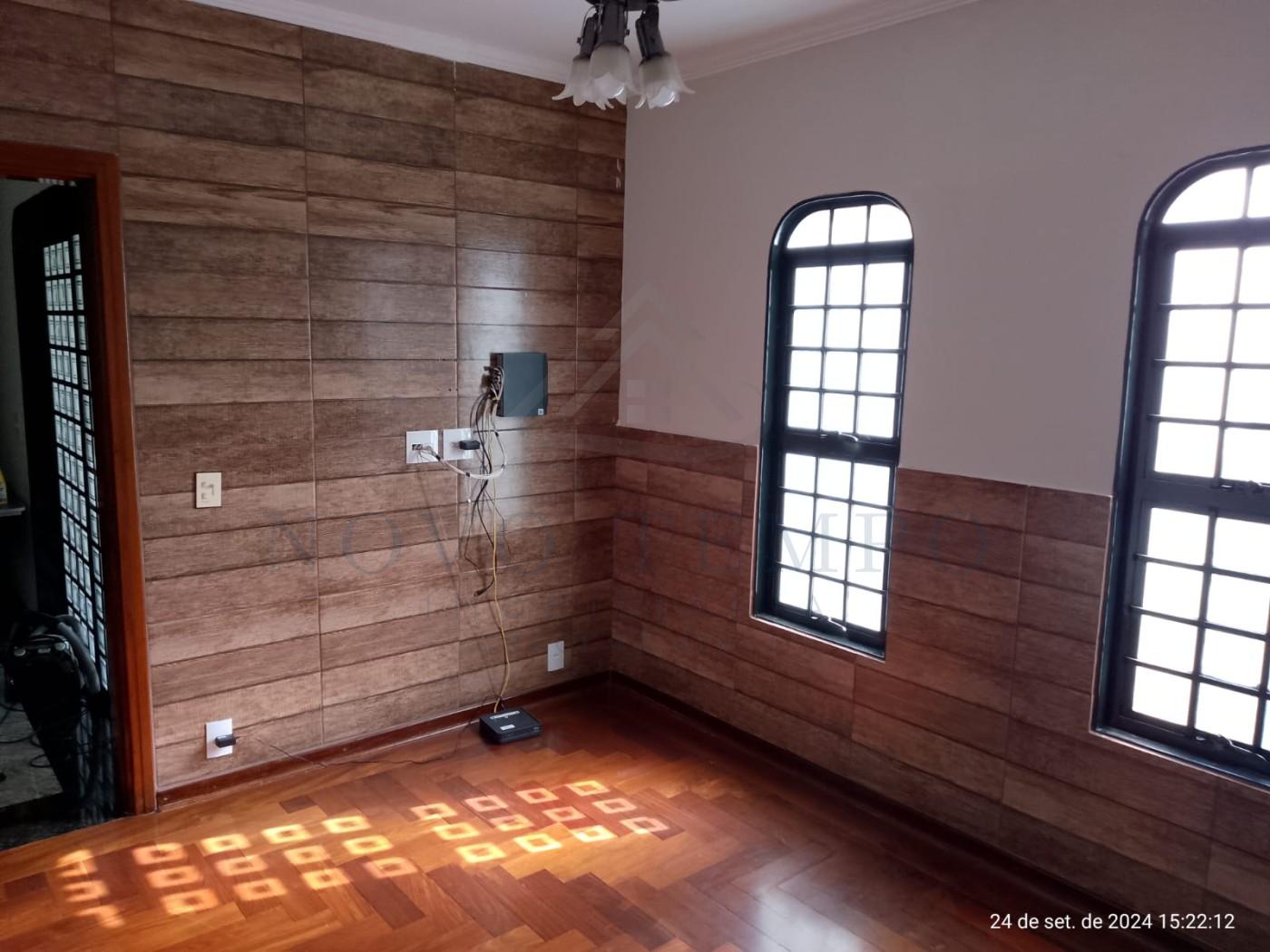 Casa à venda com 3 quartos, 300m² - Foto 4