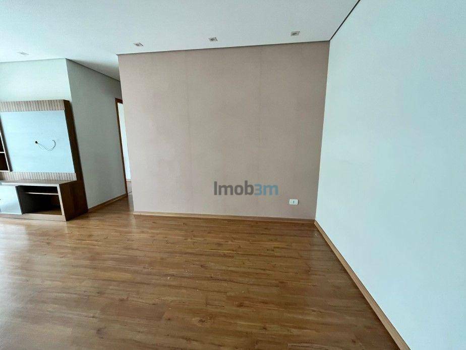 Apartamento para alugar com 3 quartos, 94m² - Foto 4