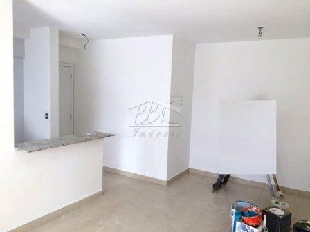 Apartamento à venda com 2 quartos, 70m² - Foto 2