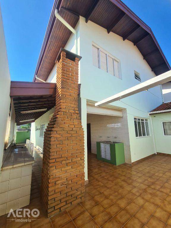 Casa à venda e aluguel com 4 quartos, 299m² - Foto 33