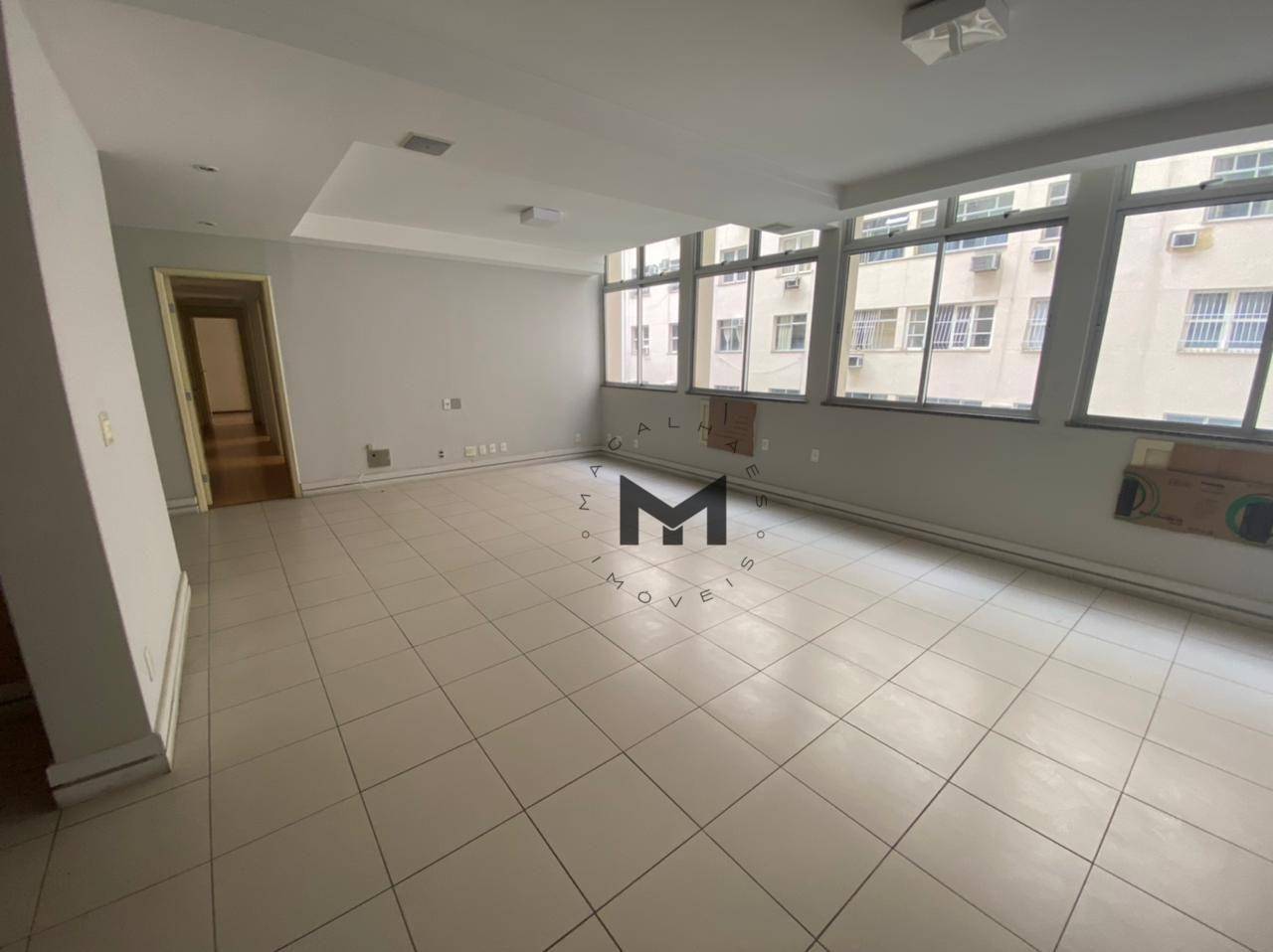 Apartamento à venda com 3 quartos, 179m² - Foto 2