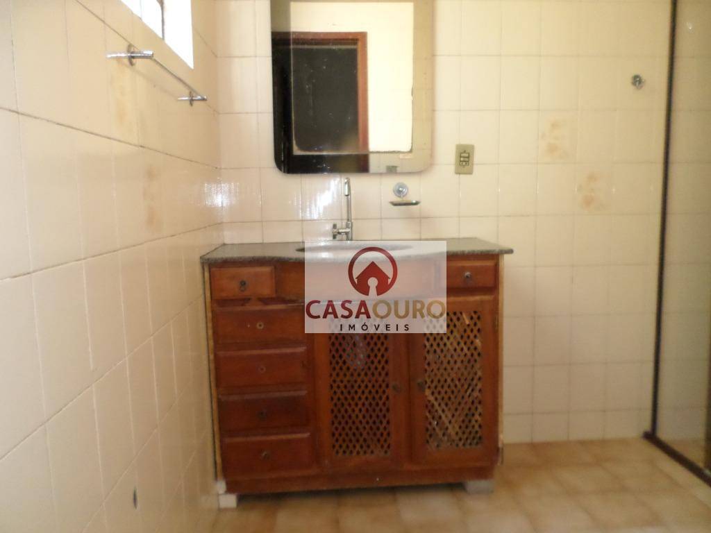 Casa à venda com 6 quartos, 200m² - Foto 20