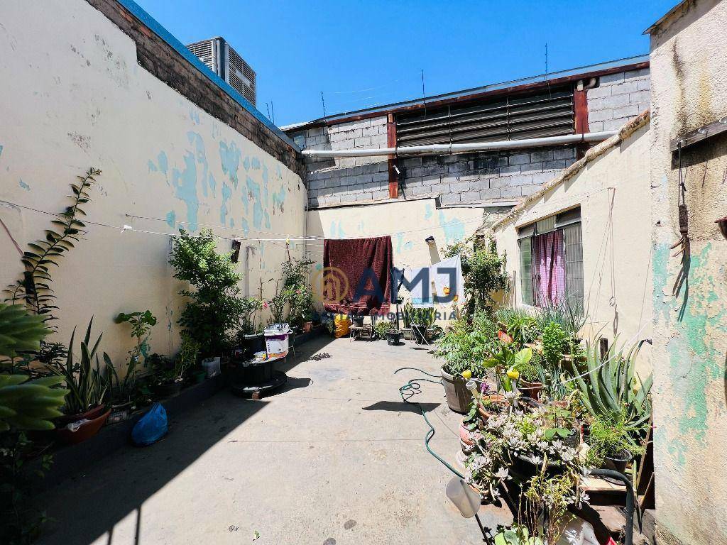 Casa à venda com 3 quartos, 300m² - Foto 24