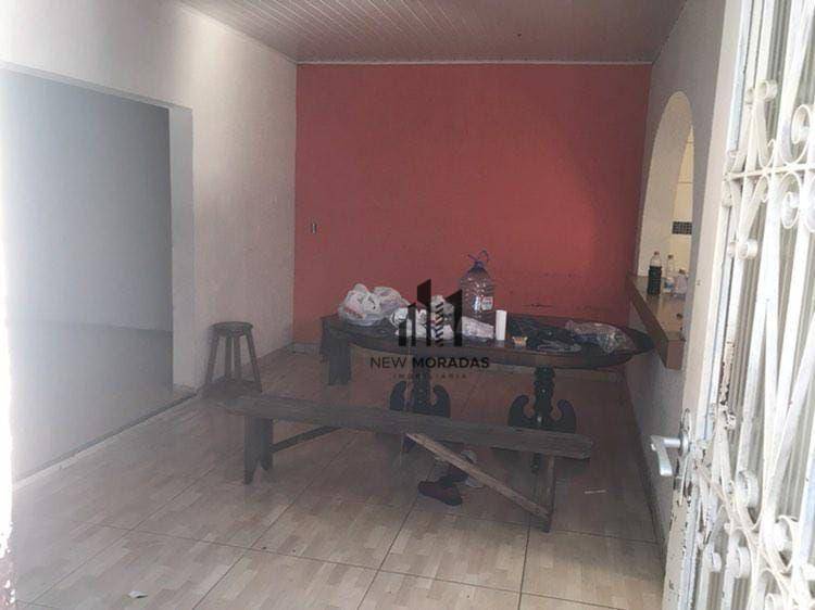 Casa à venda com 4 quartos, 180m² - Foto 14