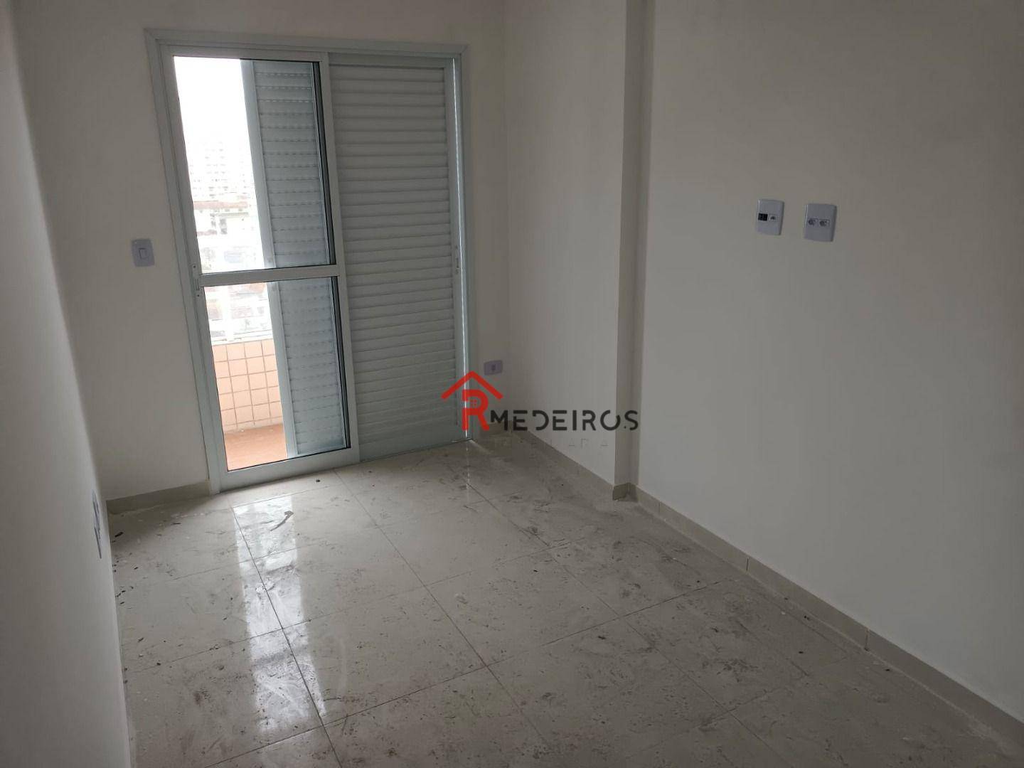 Apartamento à venda com 2 quartos, 66m² - Foto 4