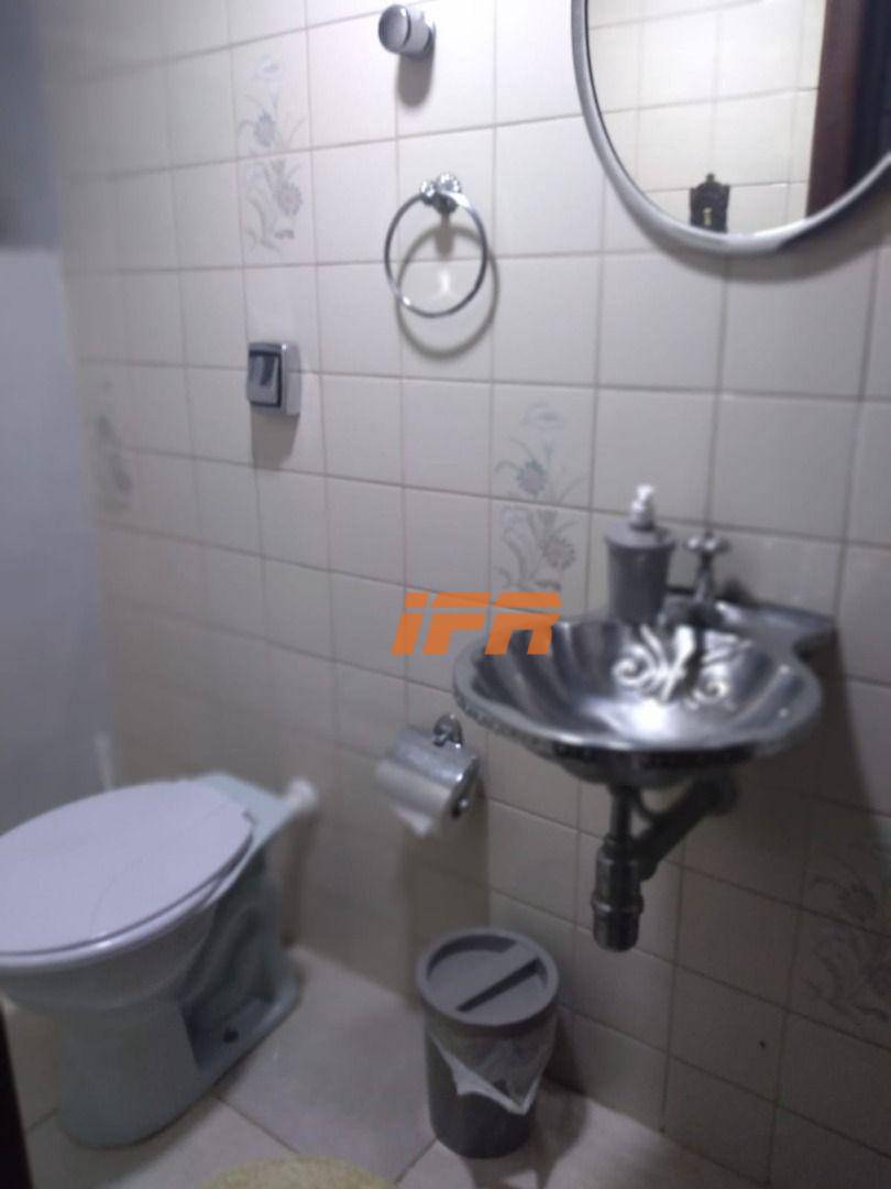 Sobrado à venda com 3 quartos, 250m² - Foto 25