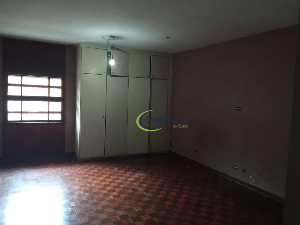 Casa para alugar com 4 quartos, 287m² - Foto 4