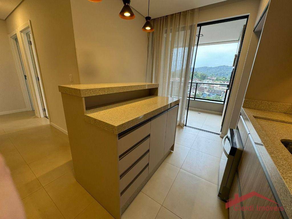 Apartamento para alugar com 3 quartos, 77m² - Foto 4