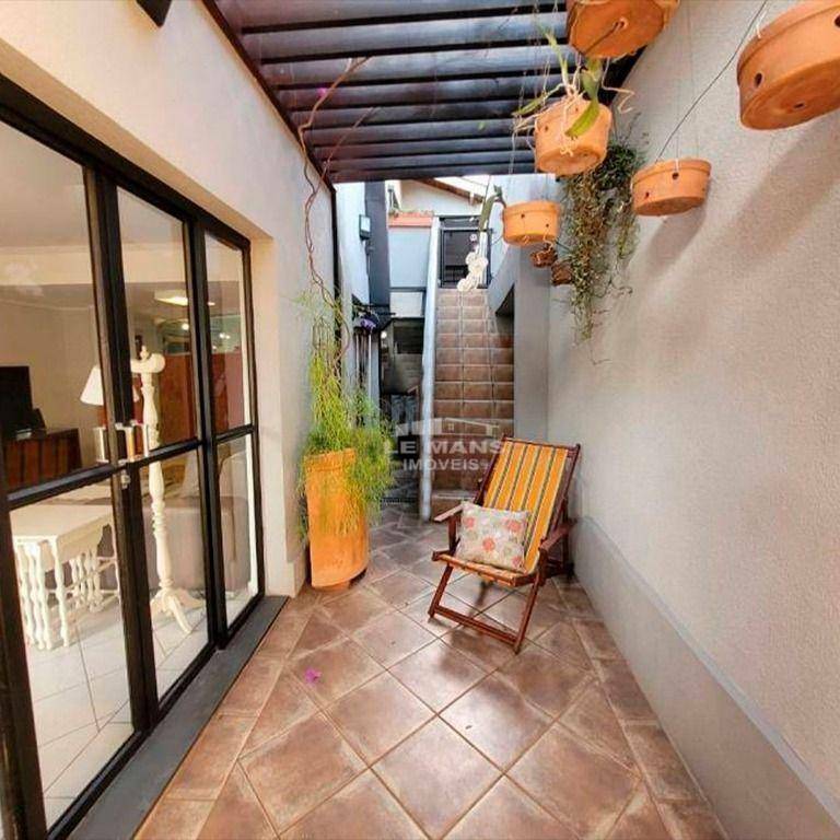 Casa à venda com 4 quartos, 238m² - Foto 17