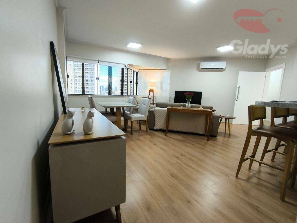 Apartamento à venda com 3 quartos, 107m² - Foto 7
