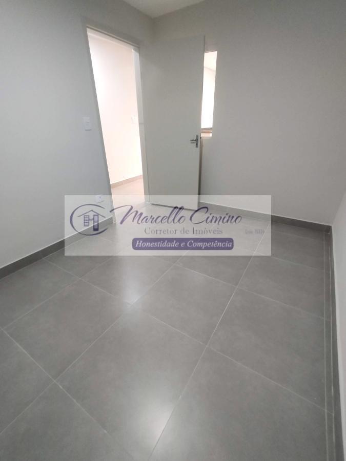 Casa para alugar com 2 quartos, 90m² - Foto 12