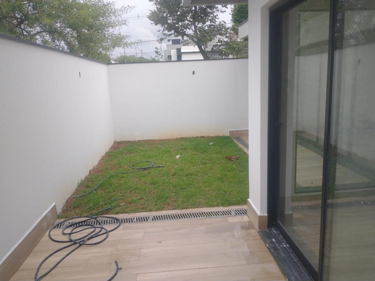 Casa de Condomínio à venda com 3 quartos, 194m² - Foto 4