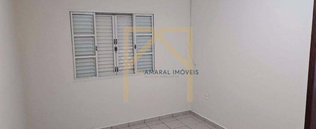 Casa à venda com 3 quartos, 168m² - Foto 4