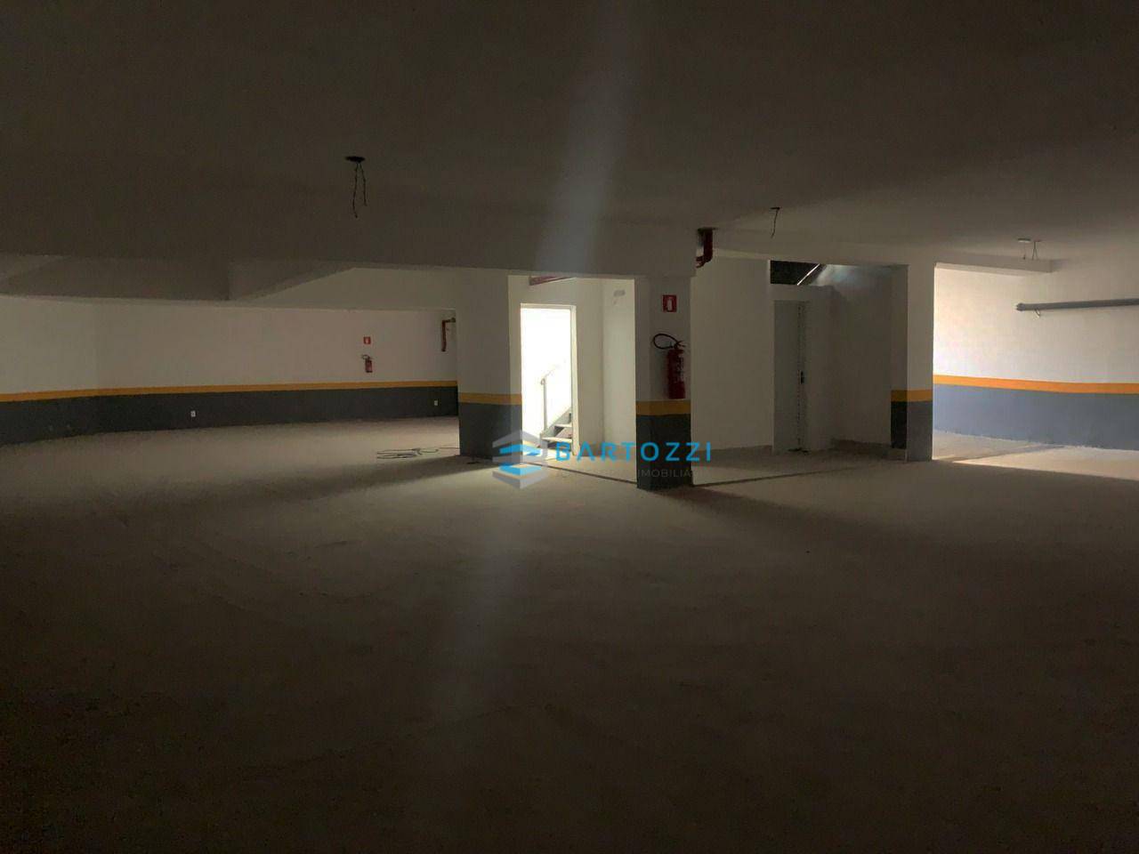 Prédio Inteiro para alugar, 1300m² - Foto 10