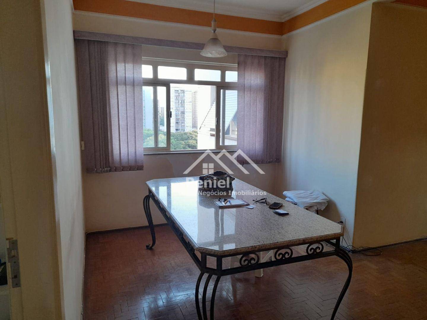 Apartamento à venda com 3 quartos, 113m² - Foto 2