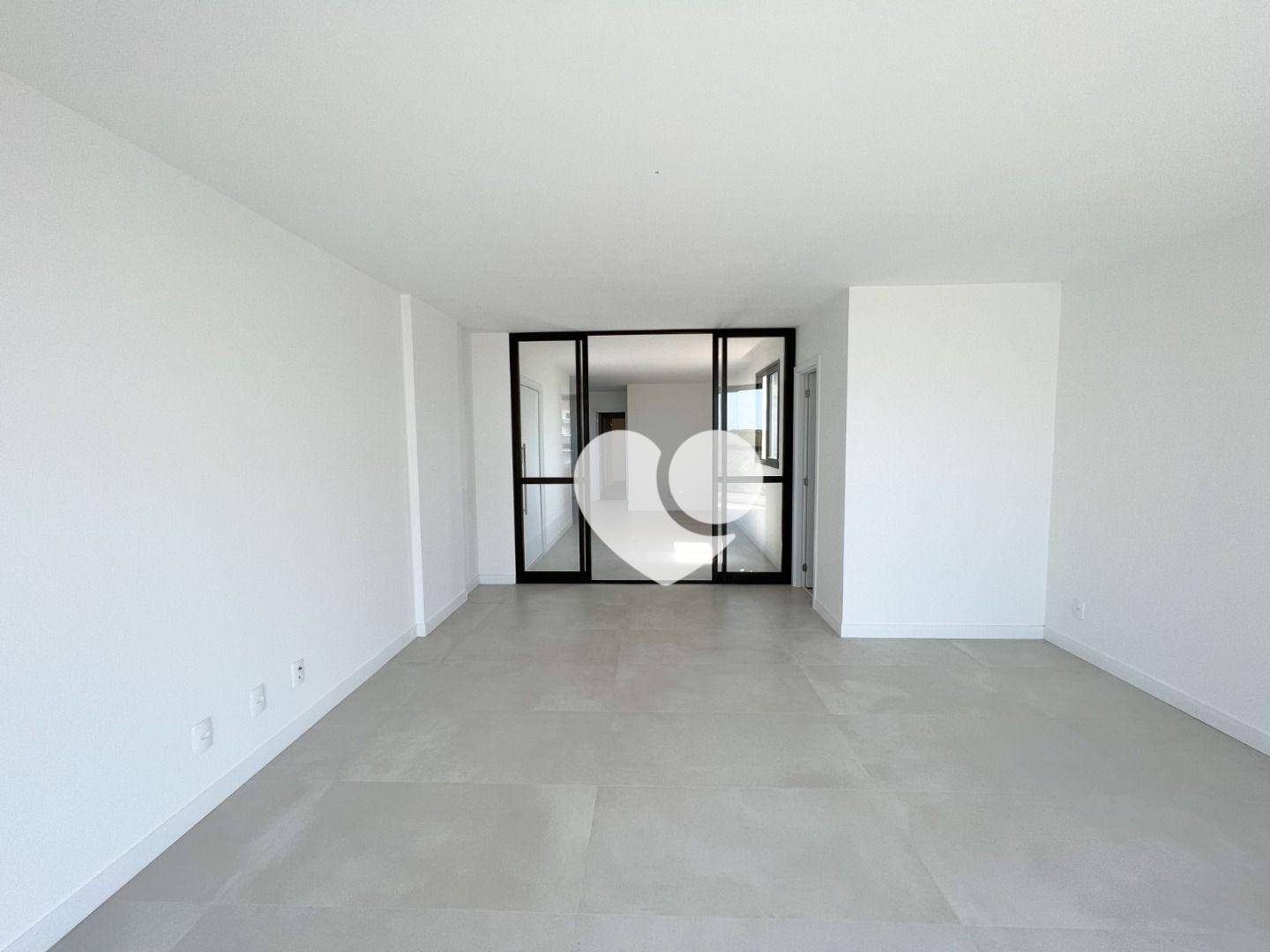 Apartamento à venda com 3 quartos, 135m² - Foto 19