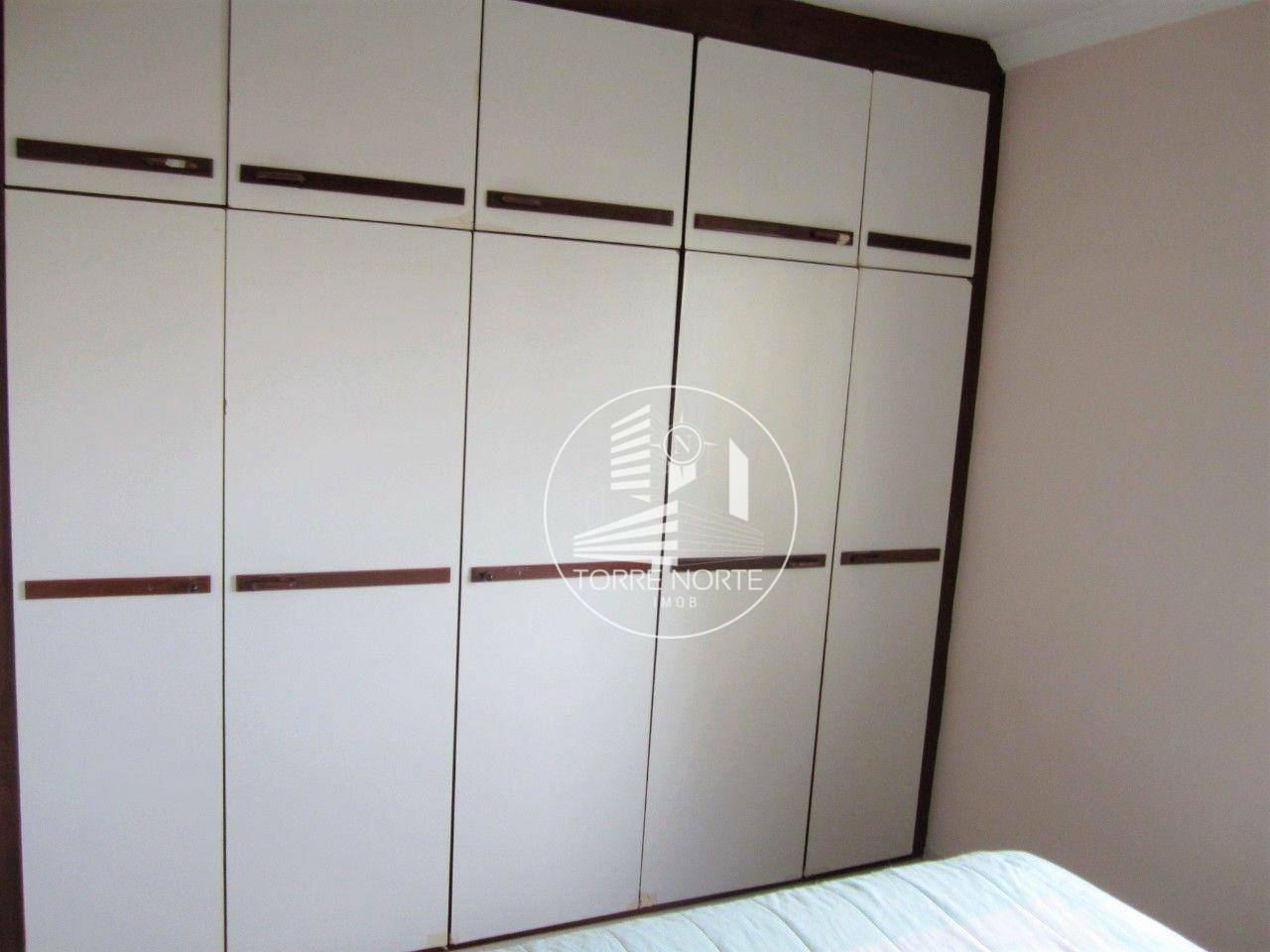 Apartamento à venda com 2 quartos, 70m² - Foto 12