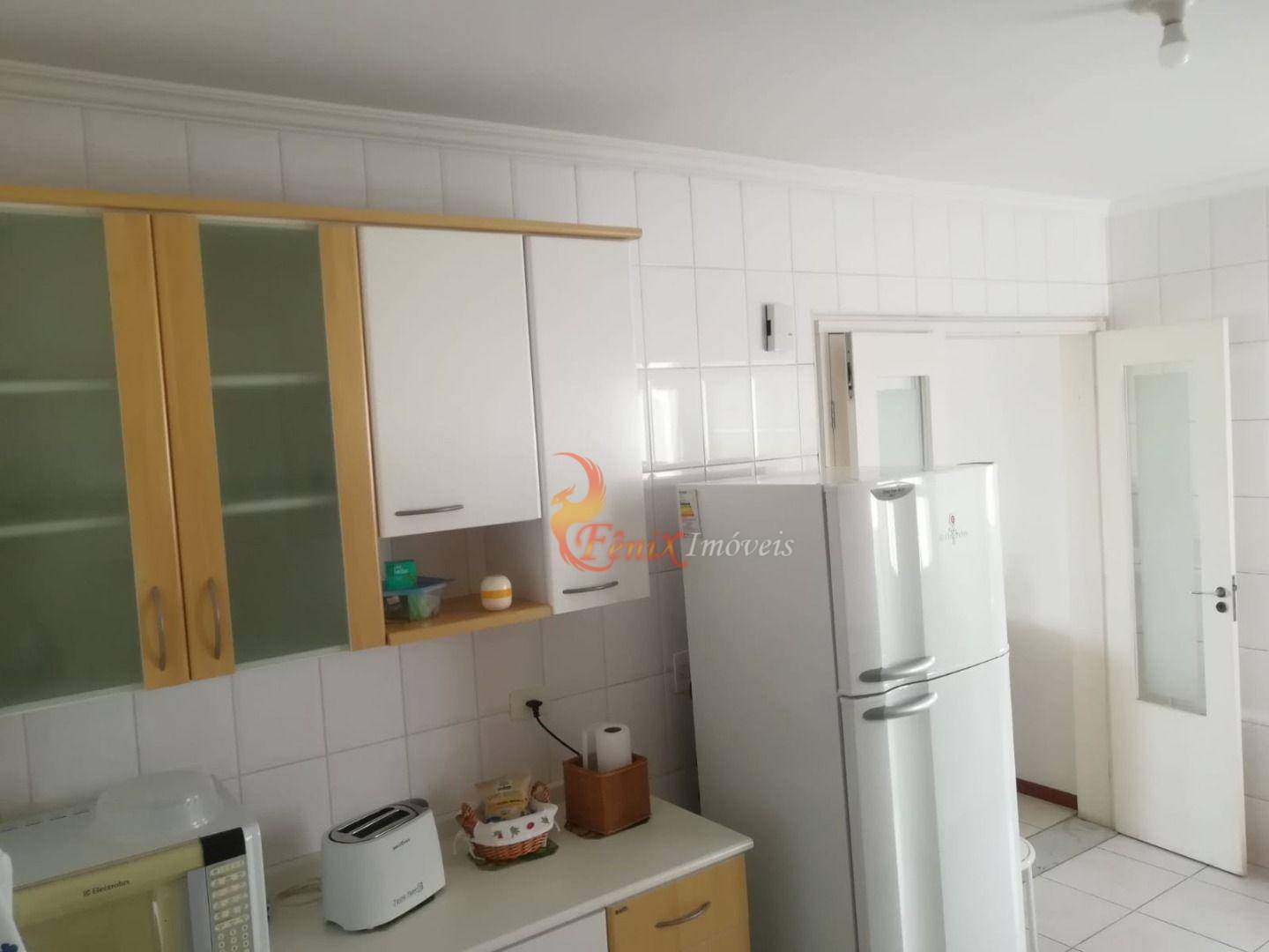 Apartamento à venda com 3 quartos, 136m² - Foto 9