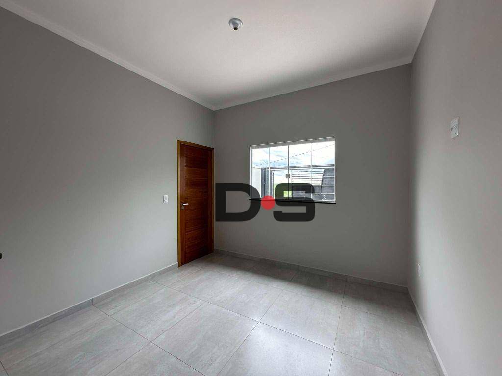 Casa à venda com 2 quartos, 62m² - Foto 2