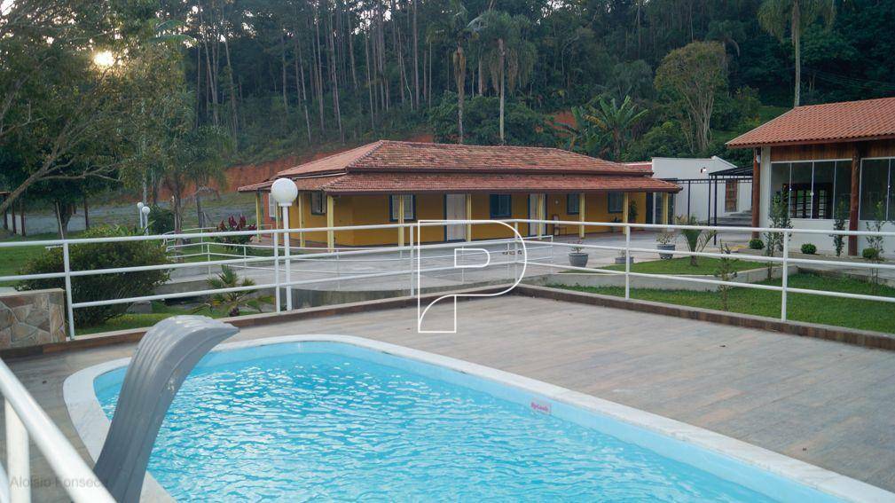 Sítio à venda com 14 quartos, 1800m² - Foto 1