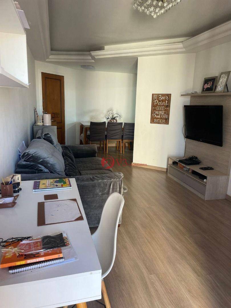 Apartamento à venda com 2 quartos, 70m² - Foto 10