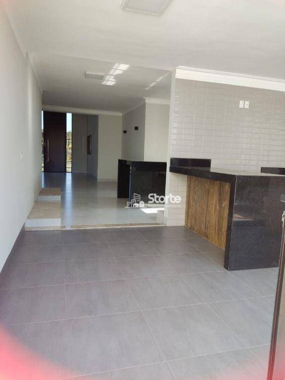 Casa de Condomínio à venda com 4 quartos, 231m² - Foto 4