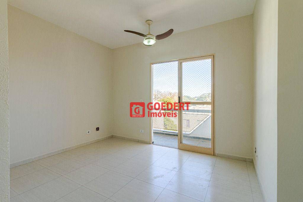 Apartamento à venda com 3 quartos, 68m² - Foto 4