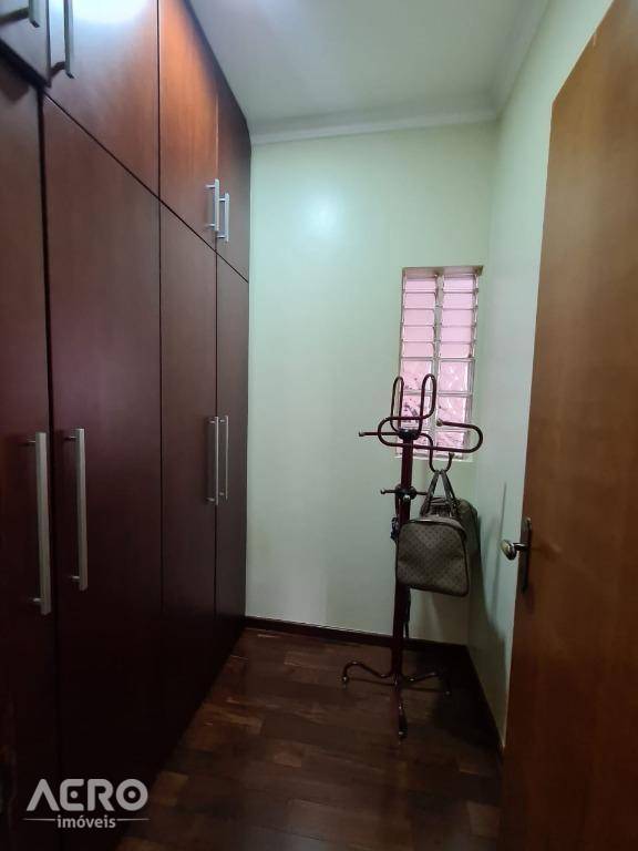 Casa de Condomínio à venda com 3 quartos, 270m² - Foto 31