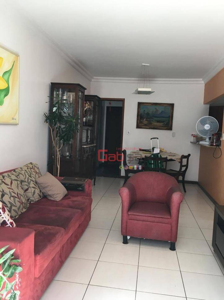 Apartamento à venda com 3 quartos, 130m² - Foto 1