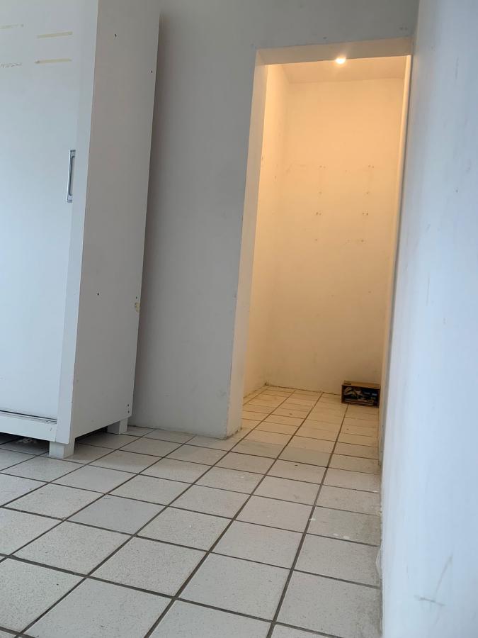 Apartamento para alugar com 2 quartos, 68m² - Foto 9