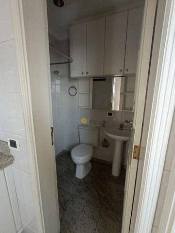 Apartamento à venda com 3 quartos, 151m² - Foto 2