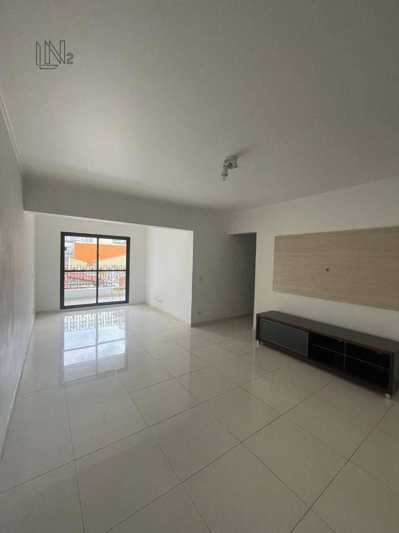 Apartamento à venda com 3 quartos, 131m² - Foto 2