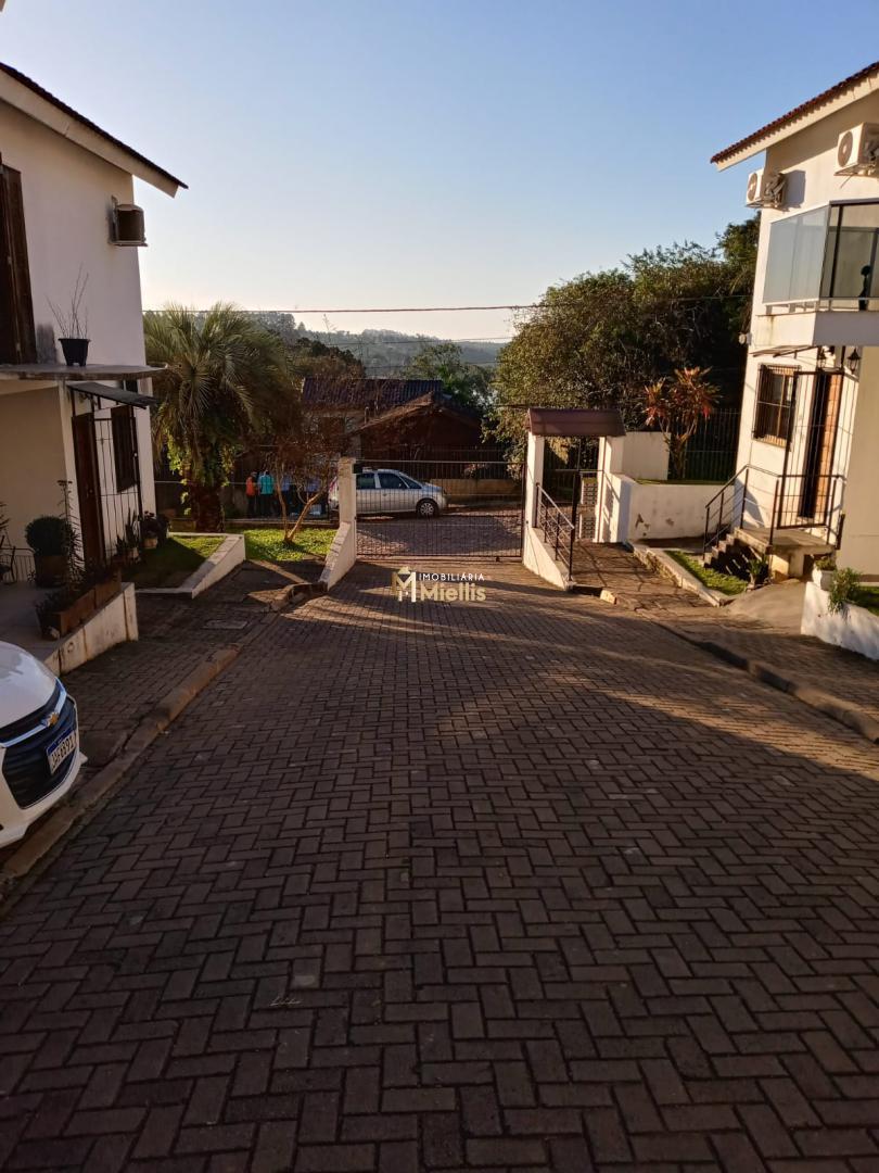 Casa à venda com 2 quartos, 77m² - Foto 3