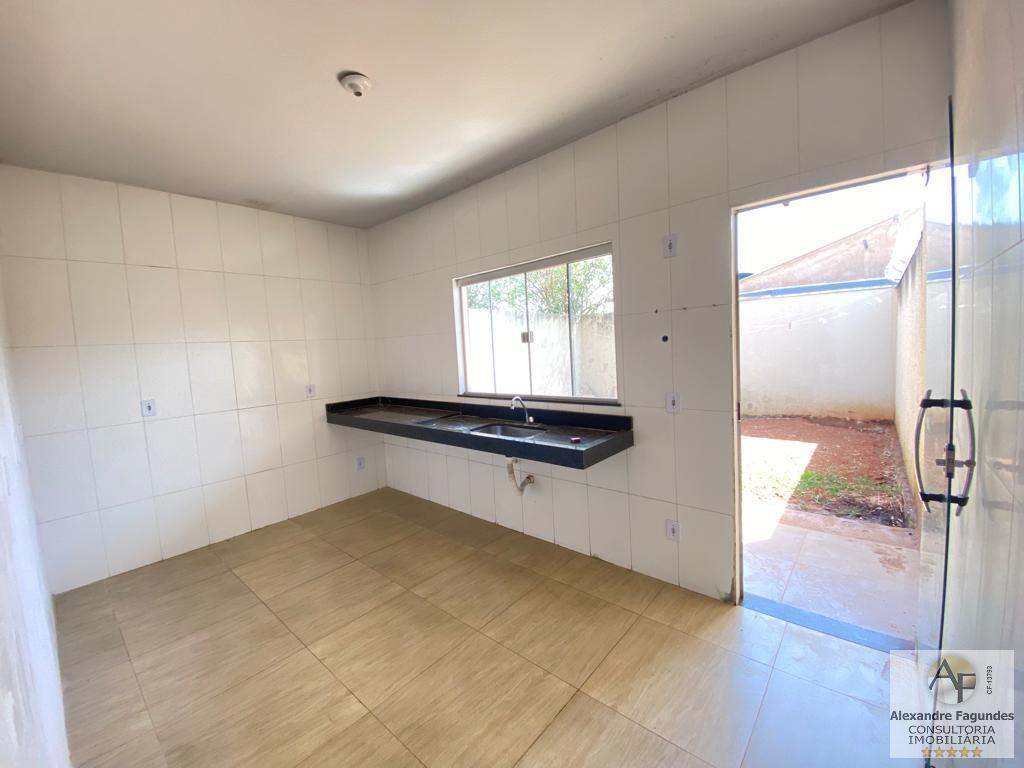 Casa à venda com 3 quartos, 96m² - Foto 3