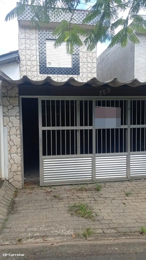 Sobrado à venda com 3 quartos, 190m² - Foto 1