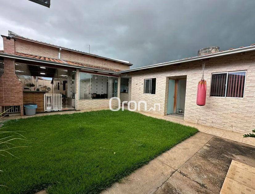 Casa à venda com 4 quartos, 198m² - Foto 3