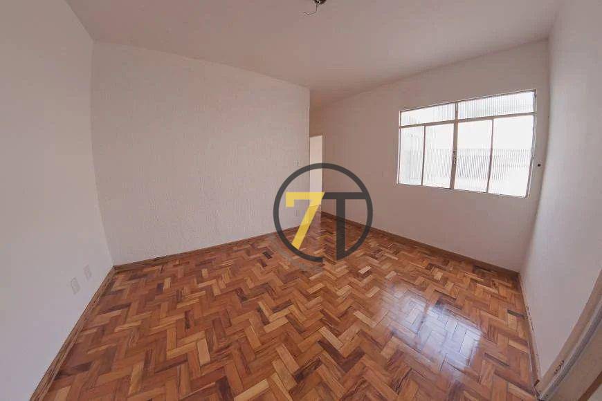 Apartamento à venda com 3 quartos, 80m² - Foto 2