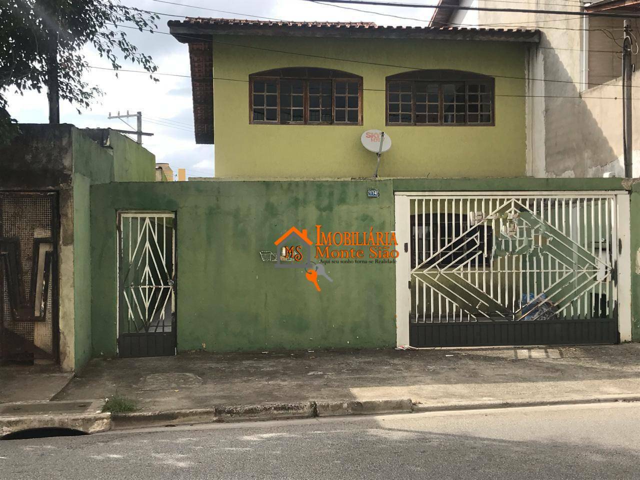 Sobrado à venda com 3 quartos, 254m² - Foto 1