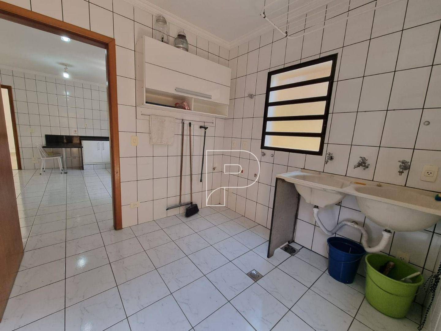 Casa para alugar com 4 quartos, 329m² - Foto 20