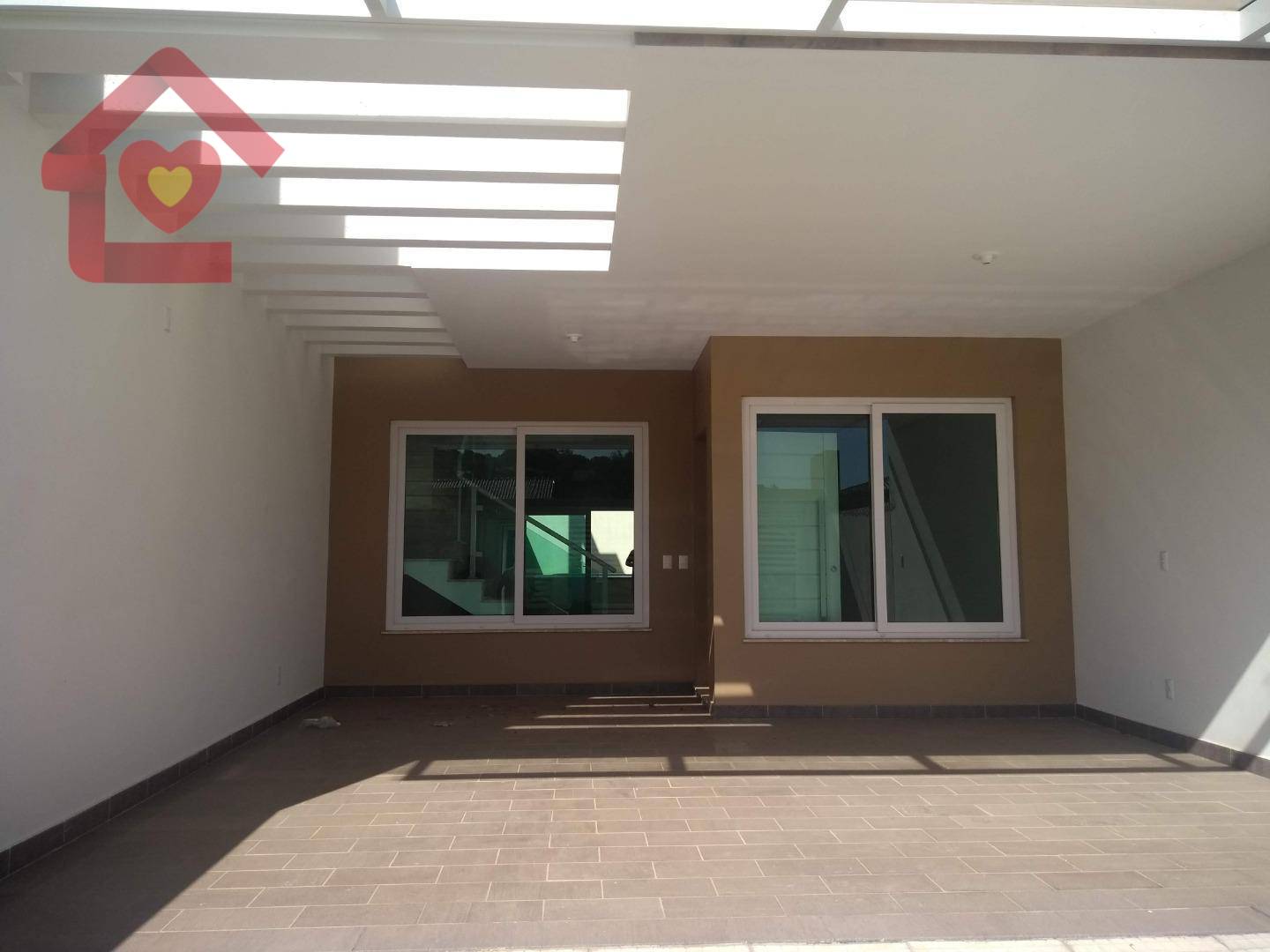 Sobrado à venda com 3 quartos, 208m² - Foto 2