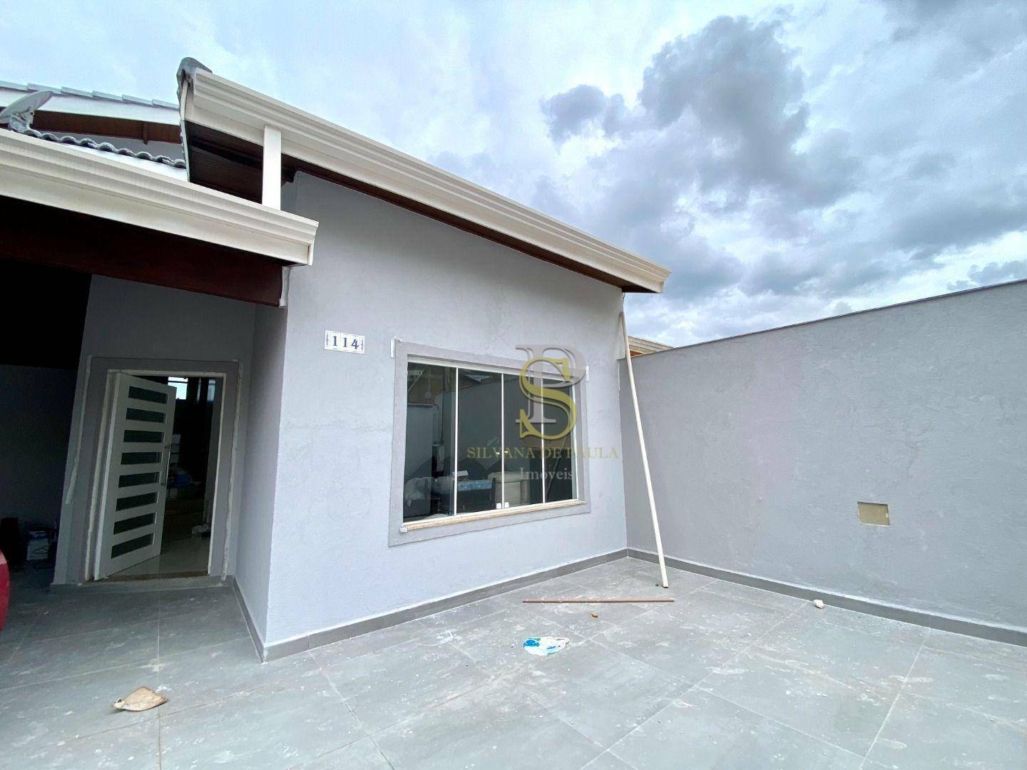 Casa à venda com 3 quartos, 240m² - Foto 2