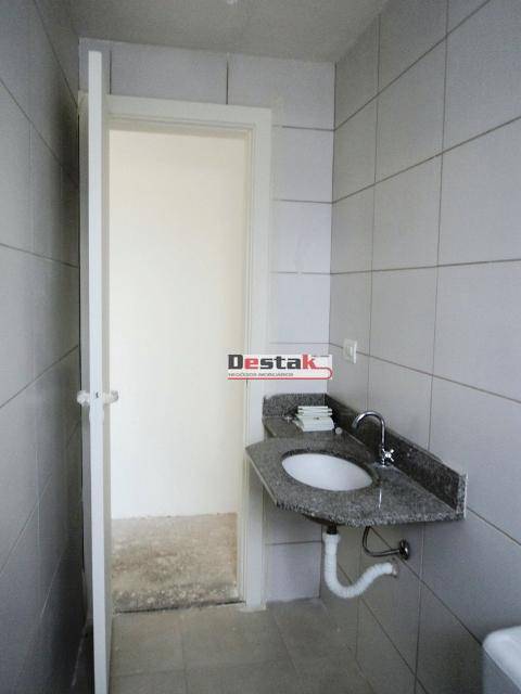 Apartamento à venda com 3 quartos, 71m² - Foto 2