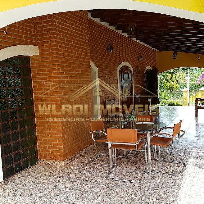 Casa à venda com 3 quartos, 1600m² - Foto 8