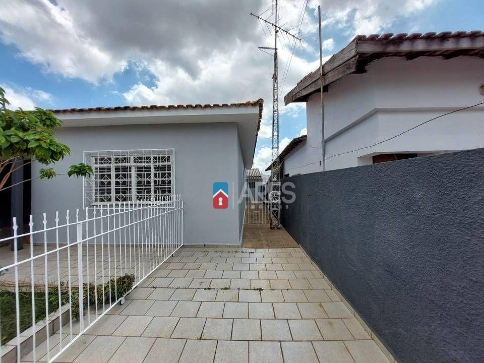 Casa para alugar com 1 quarto, 50m² - Foto 1