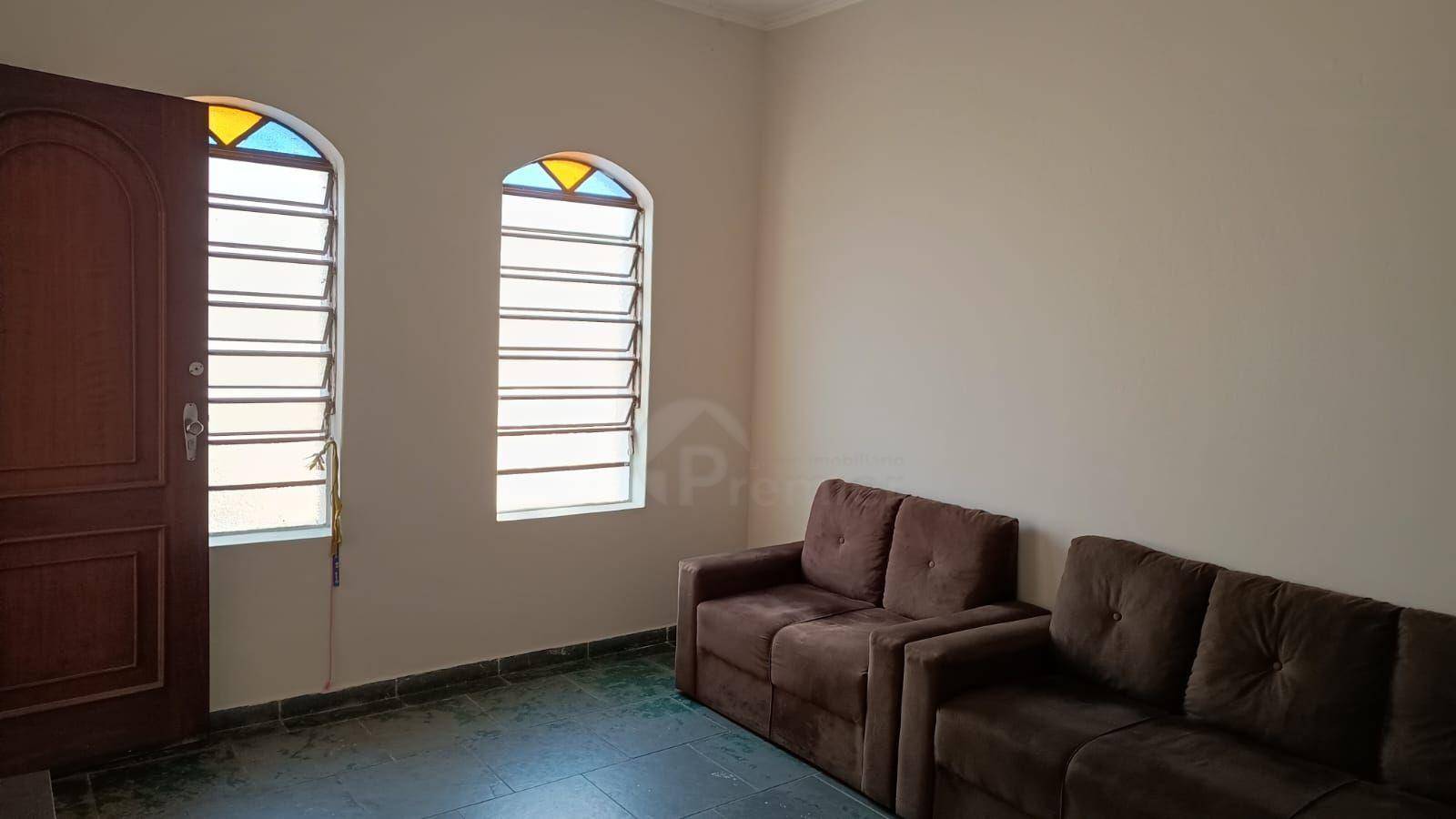 Casa à venda com 2 quartos, 82m² - Foto 2