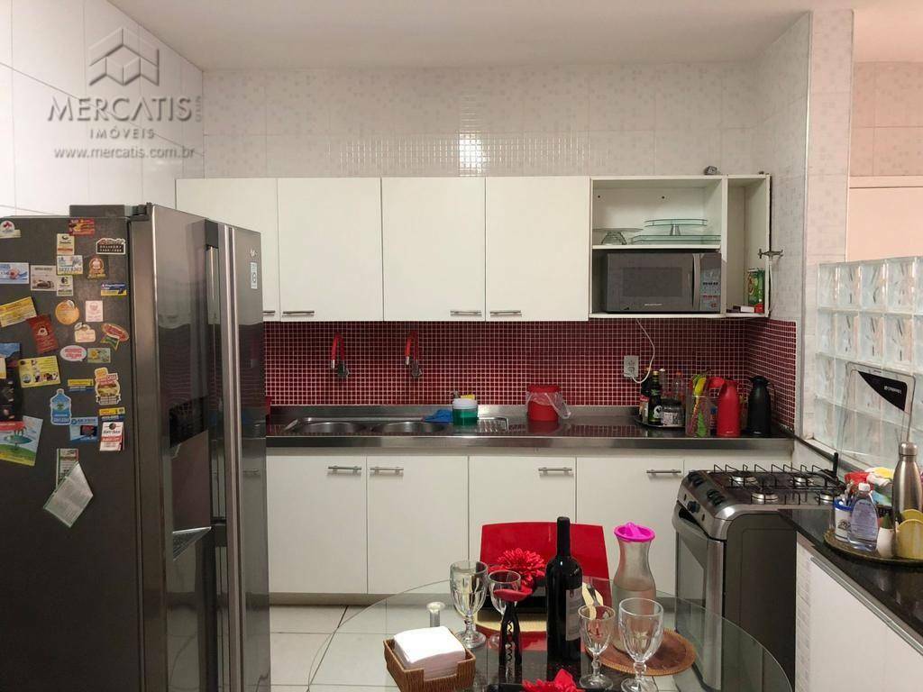 Apartamento à venda com 4 quartos, 215m² - Foto 32