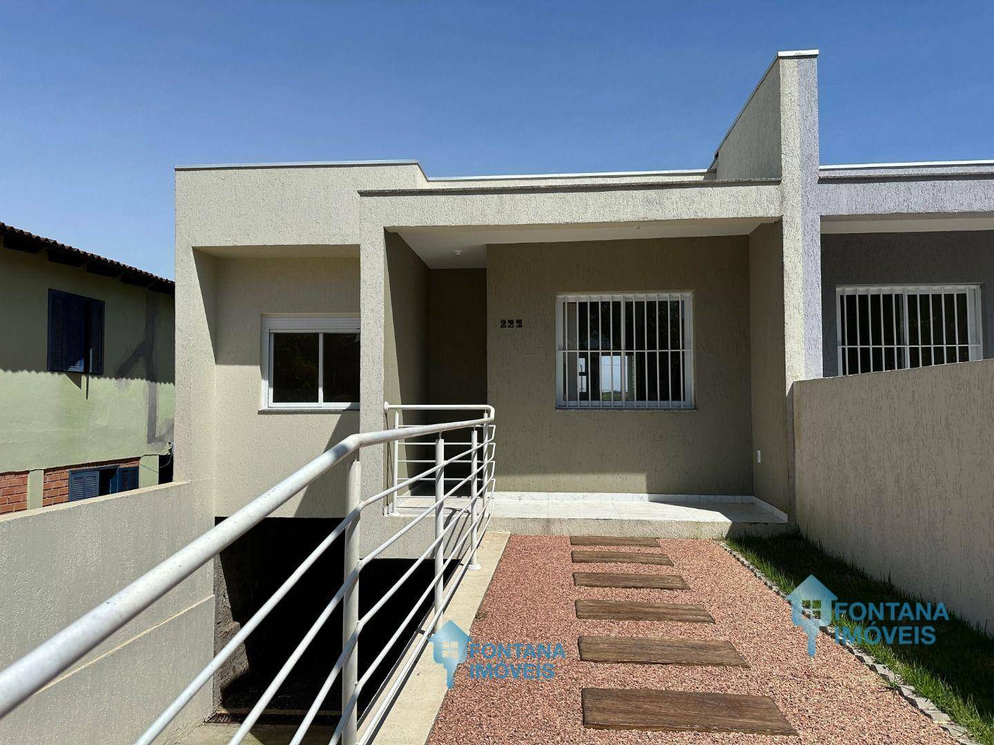 Casa à venda com 2 quartos, 53m² - Foto 2