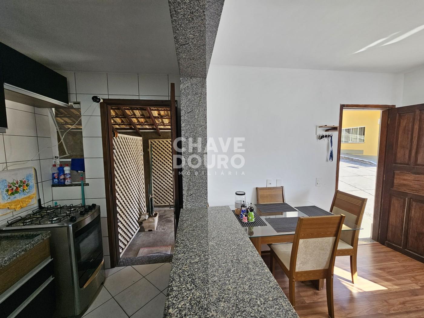 Casa à venda com 2 quartos, 52m² - Foto 8