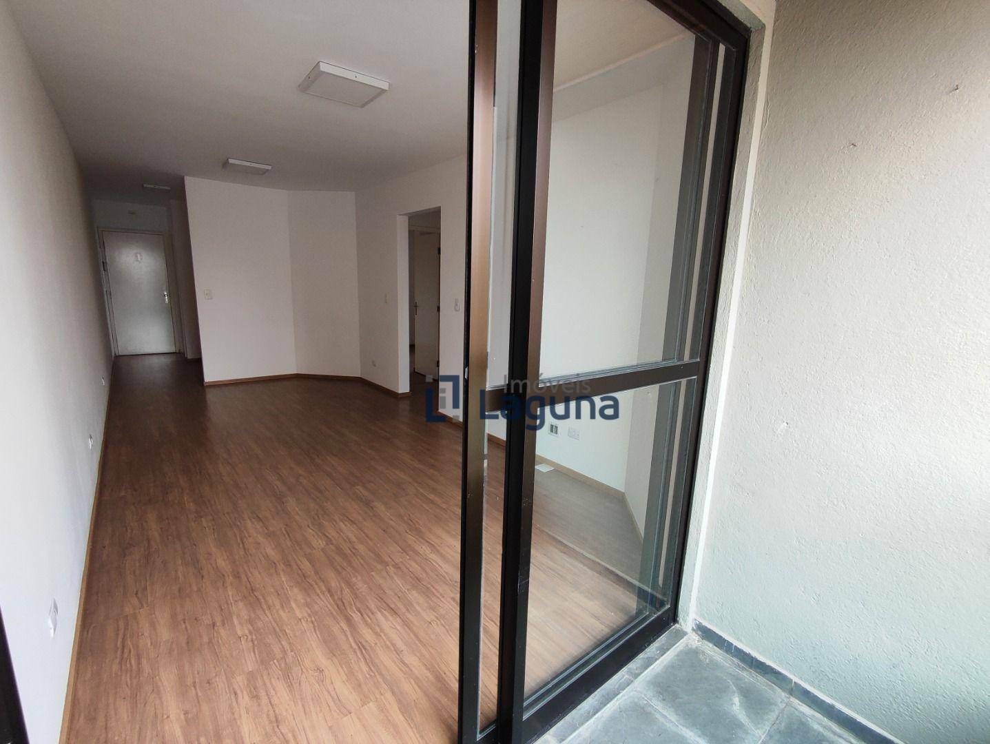 Apartamento para alugar com 3 quartos, 101m² - Foto 17